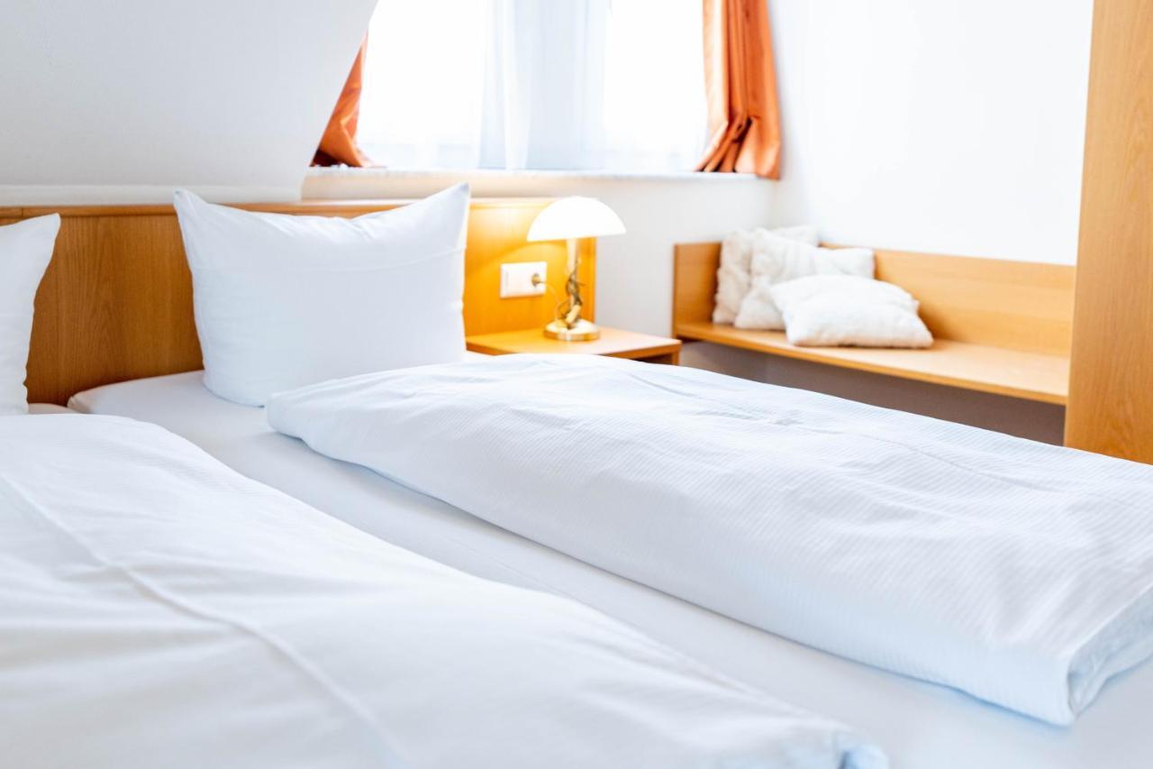 أولم Hotel Am Roemerplatz المظهر الخارجي الصورة