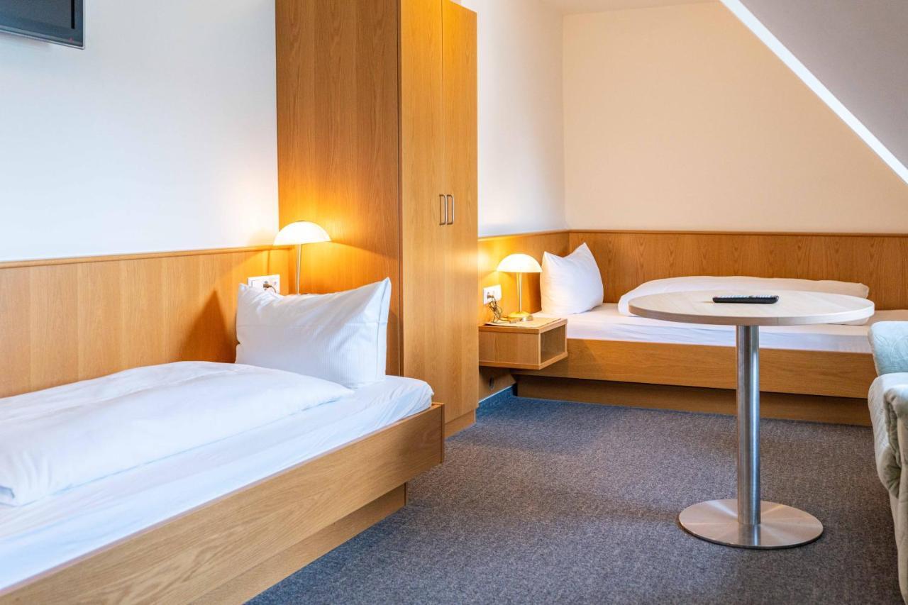 أولم Hotel Am Roemerplatz المظهر الخارجي الصورة