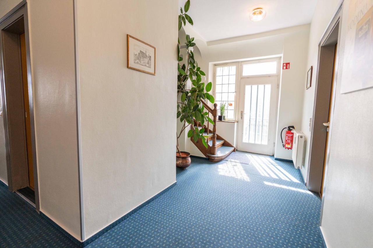 أولم Hotel Am Roemerplatz المظهر الخارجي الصورة