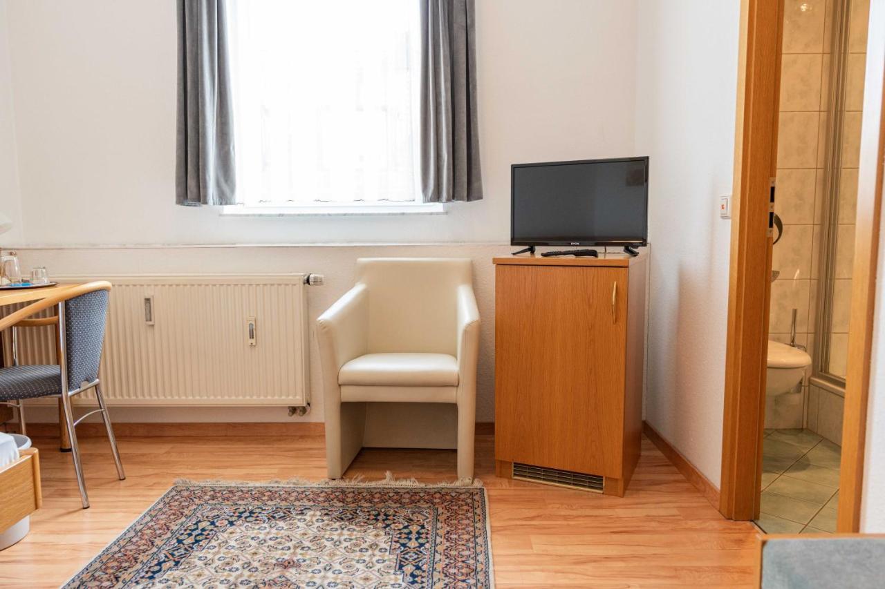 أولم Hotel Am Roemerplatz المظهر الخارجي الصورة