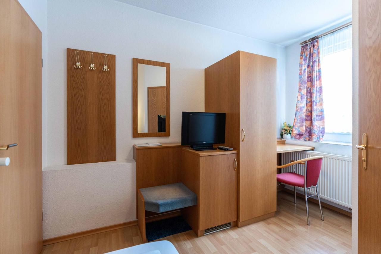 أولم Hotel Am Roemerplatz المظهر الخارجي الصورة