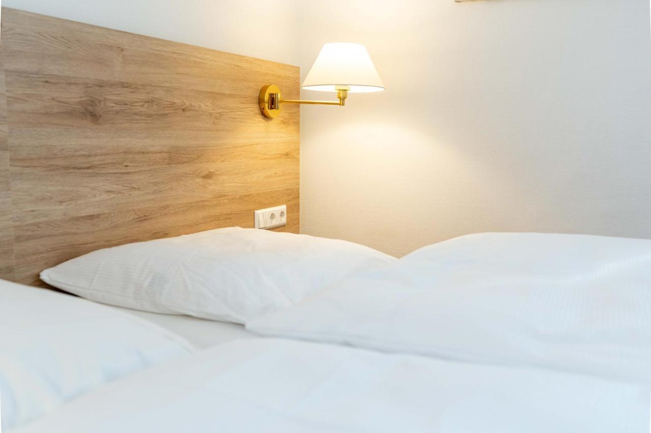 أولم Hotel Am Roemerplatz المظهر الخارجي الصورة