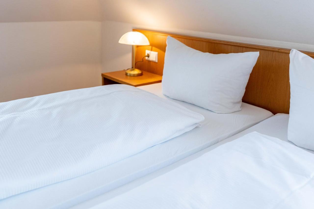 أولم Hotel Am Roemerplatz المظهر الخارجي الصورة