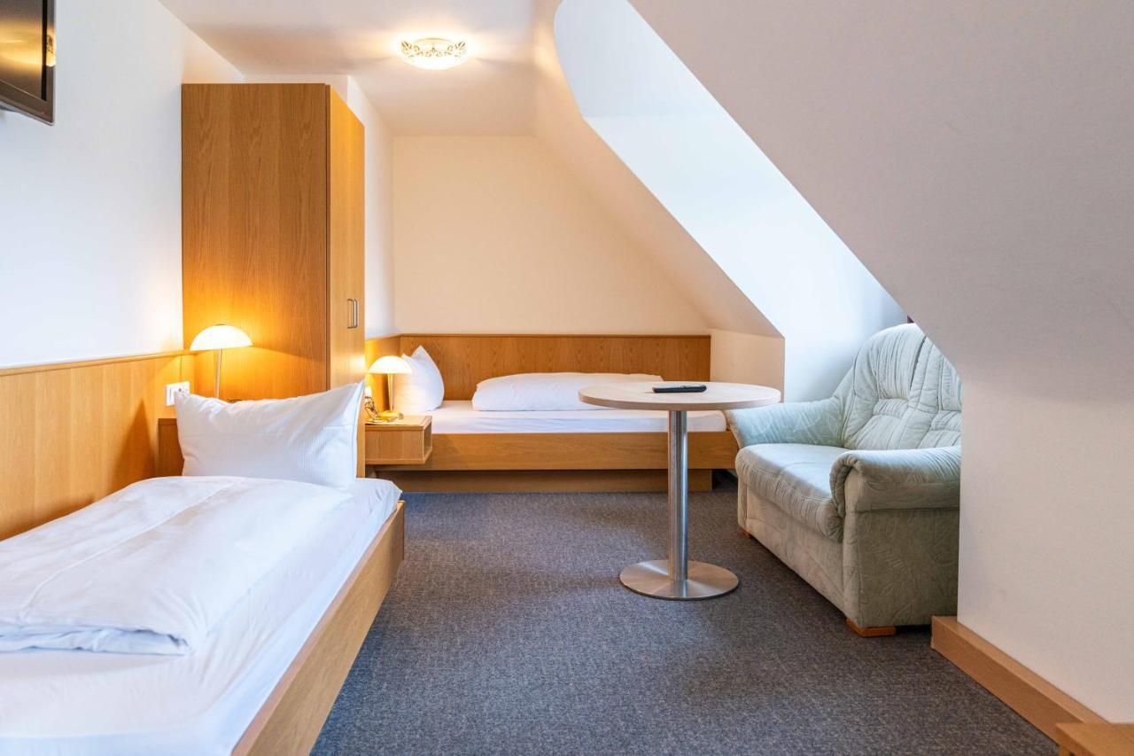 أولم Hotel Am Roemerplatz المظهر الخارجي الصورة